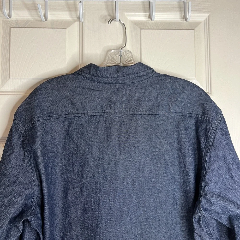 Levi's Relaxed Fit Dark Wash Denim Button Up Long Sleeve Size Medium‎